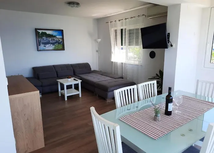 Appartamento In With Sea View,air Conditioning, Wifi 5026-4 *