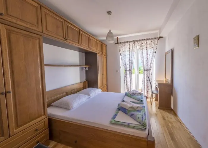 Appartamento In With Sea View,air Conditioning, Wifi 5026-4 Murter